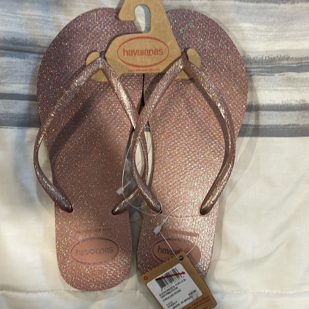 Havianas Crocus Rose NWT USA 11 / 12